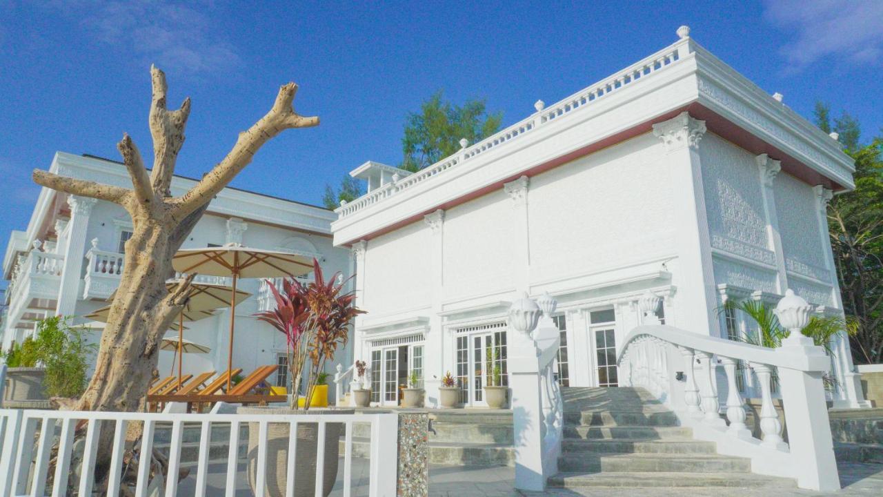 Gili Beachfront Suites Gili Trawangan Exterior photo